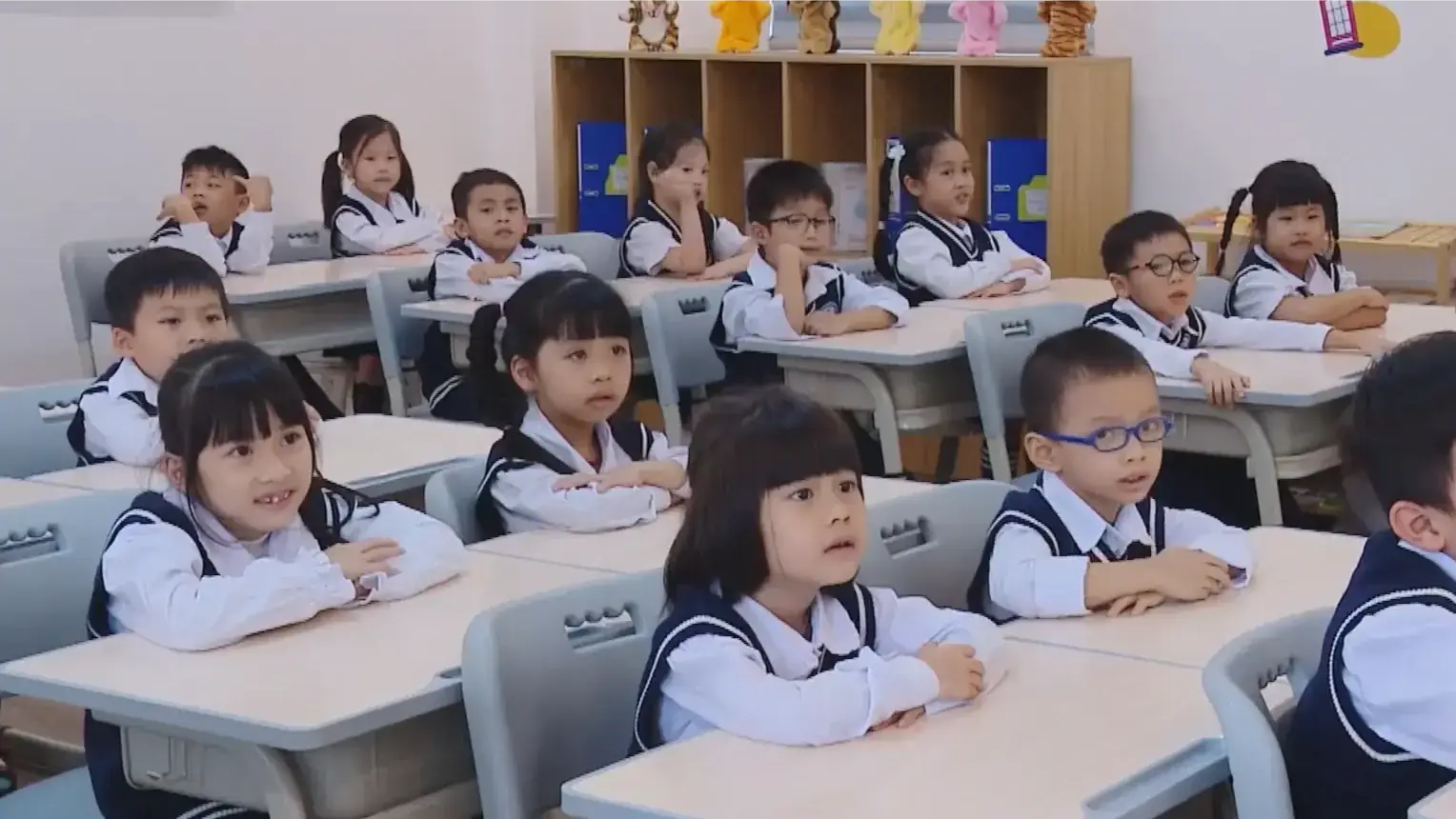 Thách thức khi dạy tiếng Anh bắt buộc từ lớp 1